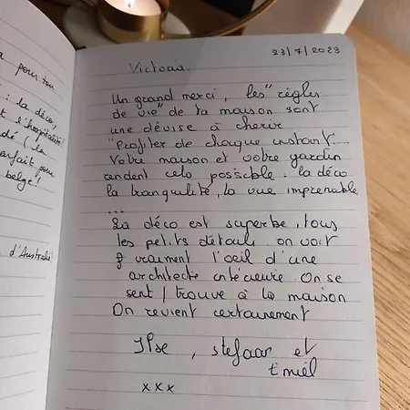 Les Amoureux Du Vrai בית הארחה *